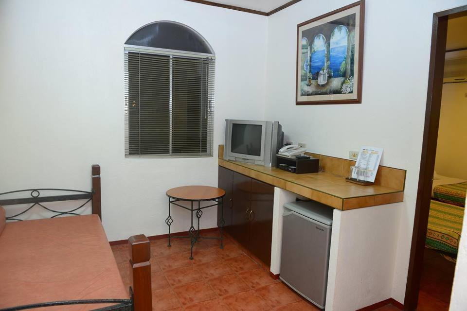 Palmas Del Mar Hotel Bacolod Exterior photo