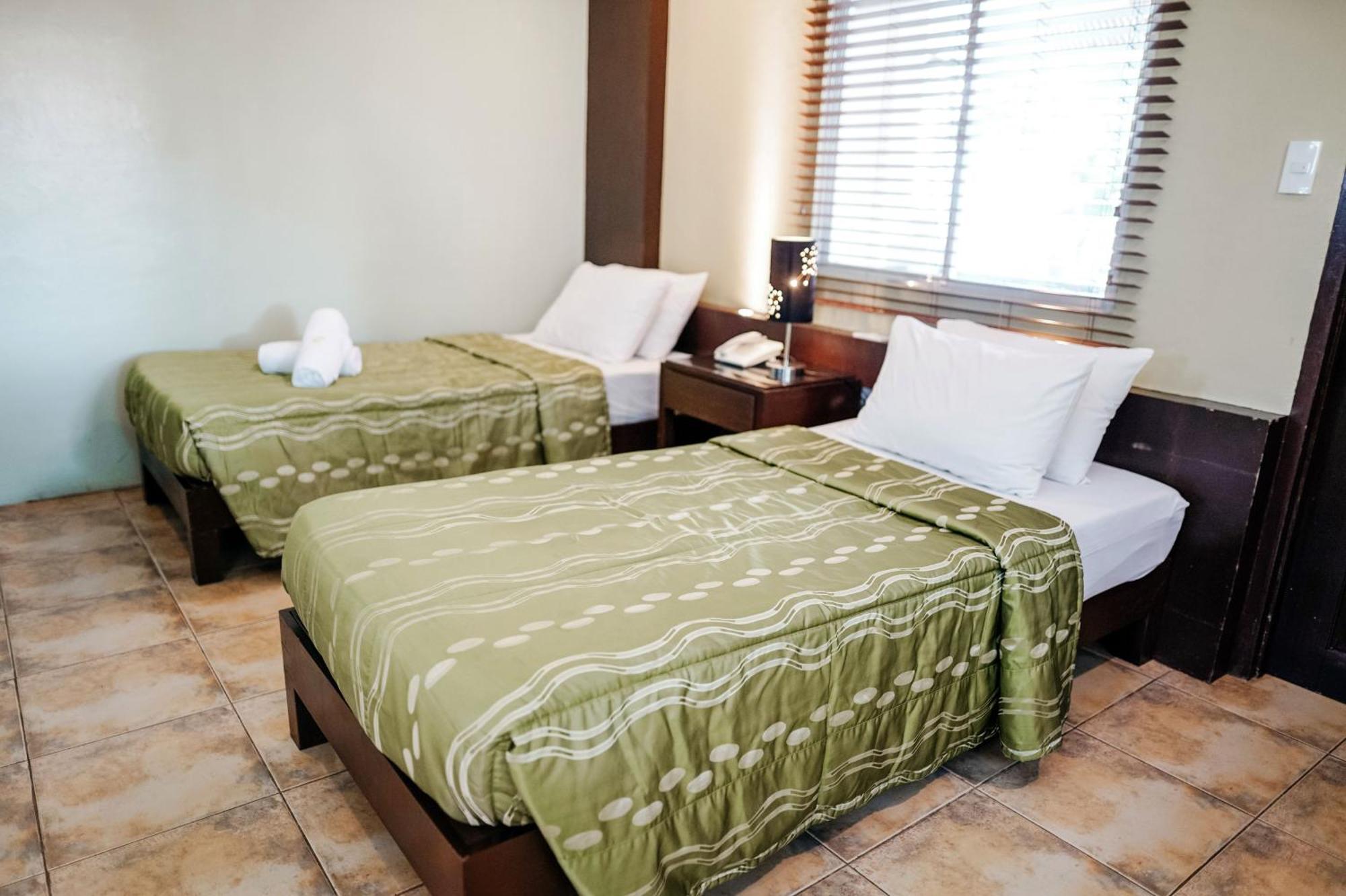 Palmas Del Mar Hotel Bacolod Exterior photo