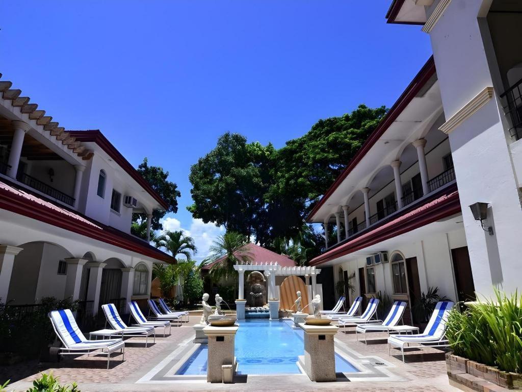 Palmas Del Mar Hotel Bacolod Exterior photo